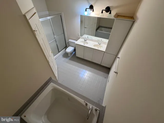 $699,900 | 623 St James Court, Langhorne, PA 19047