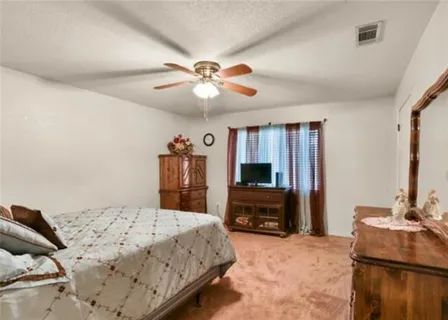 $260,000 | 125 Kennedy Drive, Gretna, LA 70053