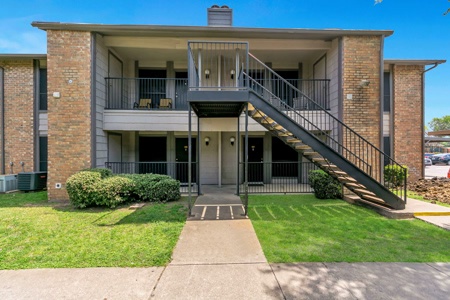 500 East Loop 820, Unit 511 Fort Worth, TX 76112 - Photo 2 of 11 Free app and admin for a look and lease