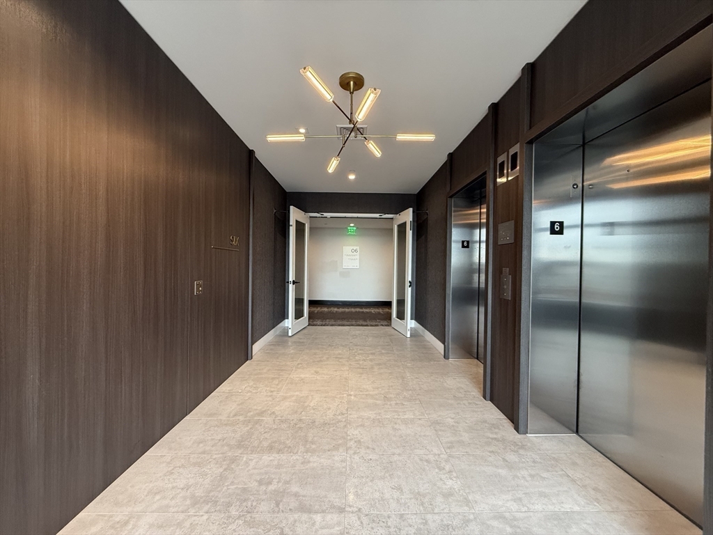99 Sumner Street, Unit 606 Boston, MA 02128 - Photo 21 of 22 a view of an entryway