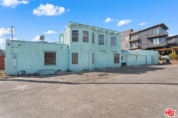 $2,895,000 | 3051 North Coolidge Avenue, Los Angeles, CA 90039