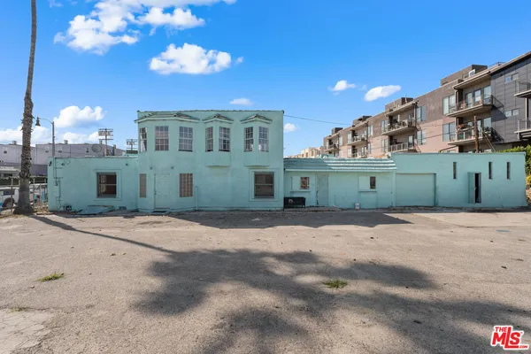 $2,895,000 | 3051 North Coolidge Avenue, Los Angeles, CA 90039