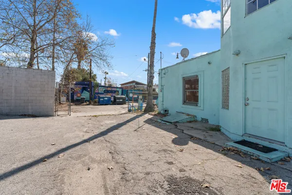 $2,895,000 | 3051 North Coolidge Avenue, Los Angeles, CA 90039