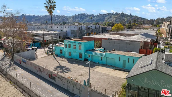 $2,895,000 | 3051 North Coolidge Avenue, Los Angeles, CA 90039