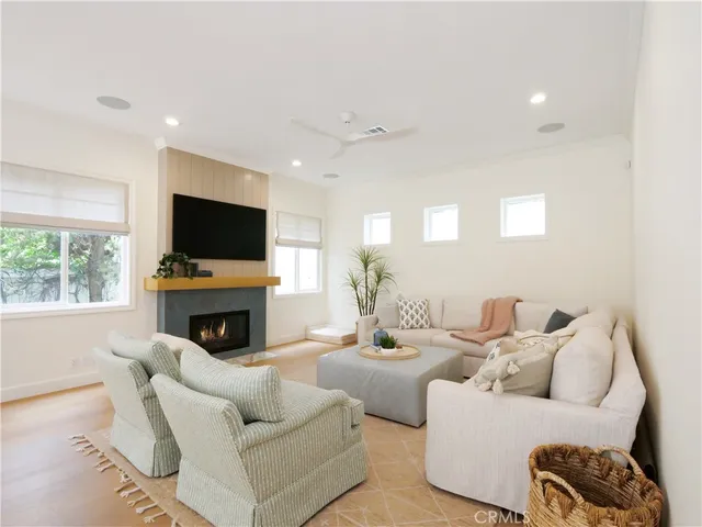 $4,649,000 | 3619 Laurel Avenue, Manhattan Beach, CA 90266