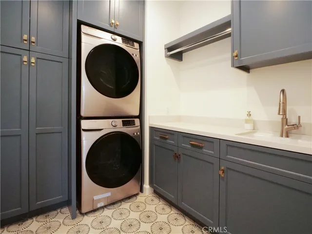 $4,649,000 | 3619 Laurel Avenue, Manhattan Beach, CA 90266