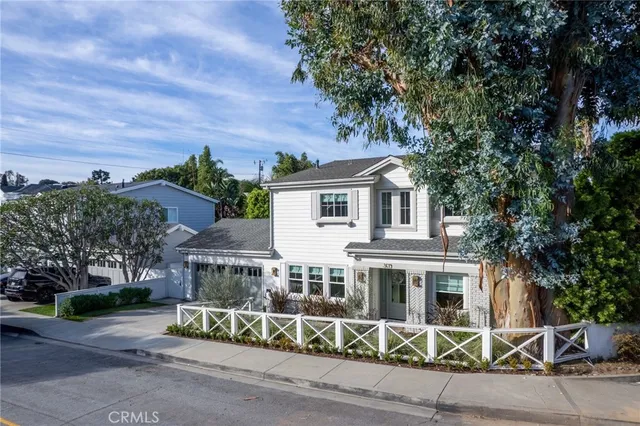 $4,649,000 | 3619 Laurel Avenue, Manhattan Beach, CA 90266