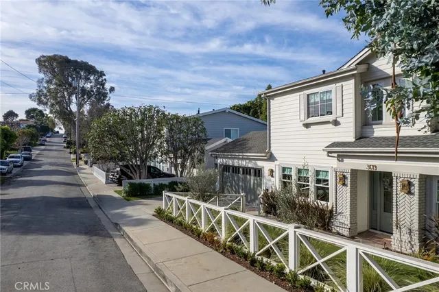 $4,649,000 | 3619 Laurel Avenue, Manhattan Beach, CA 90266