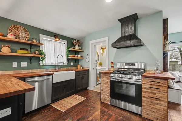 $199,900 | 416 Marietta Street Northeast, Grand Rapids, MI 49505