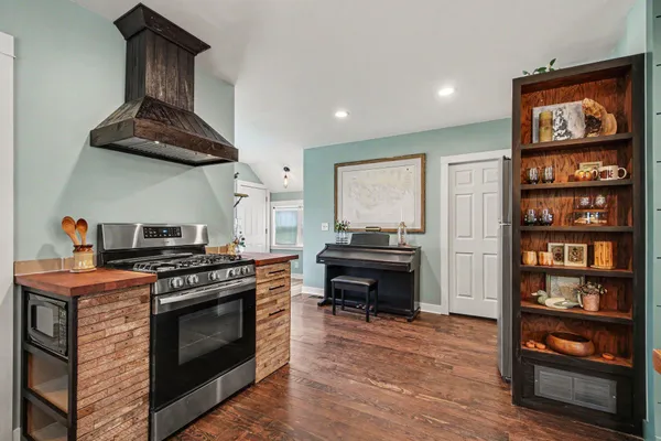 $199,900 | 416 Marietta Street Northeast, Grand Rapids, MI 49505