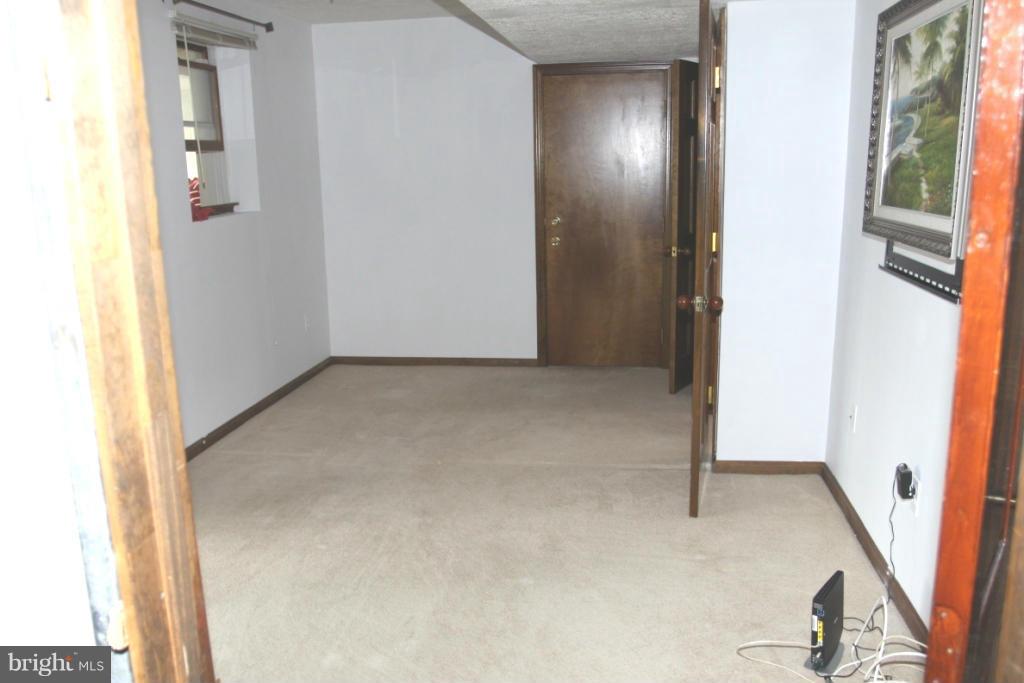 1303 Westburn Road Baltimore, MD 21228 - Photo 17 of 26 Interior (General)