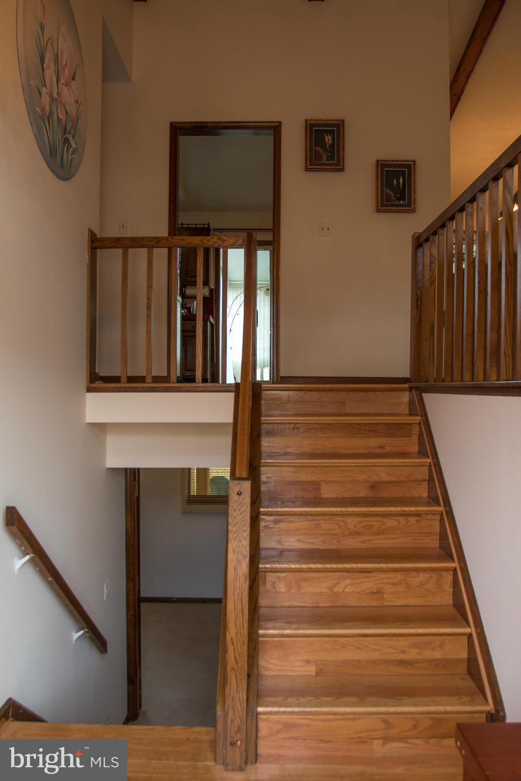 1303 Westburn Road Baltimore, MD 21228 - Photo 5 of 26 Foyer
