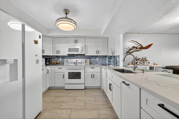 $3,800 | 801 South Ocean Drive, Unit 910, Fort Pierce, FL 34949