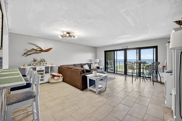 $3,800 | 801 South Ocean Drive, Unit 910, Fort Pierce, FL 34949