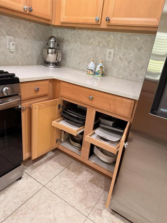 16023 Southwest 14th Avenue Road Ocala, FL 34473 - Photo 14 of 57 a utility room with dryer and washer
