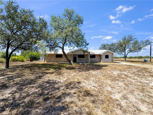 $340,000 | 130 County Road 3211, Orange Grove, TX 78372