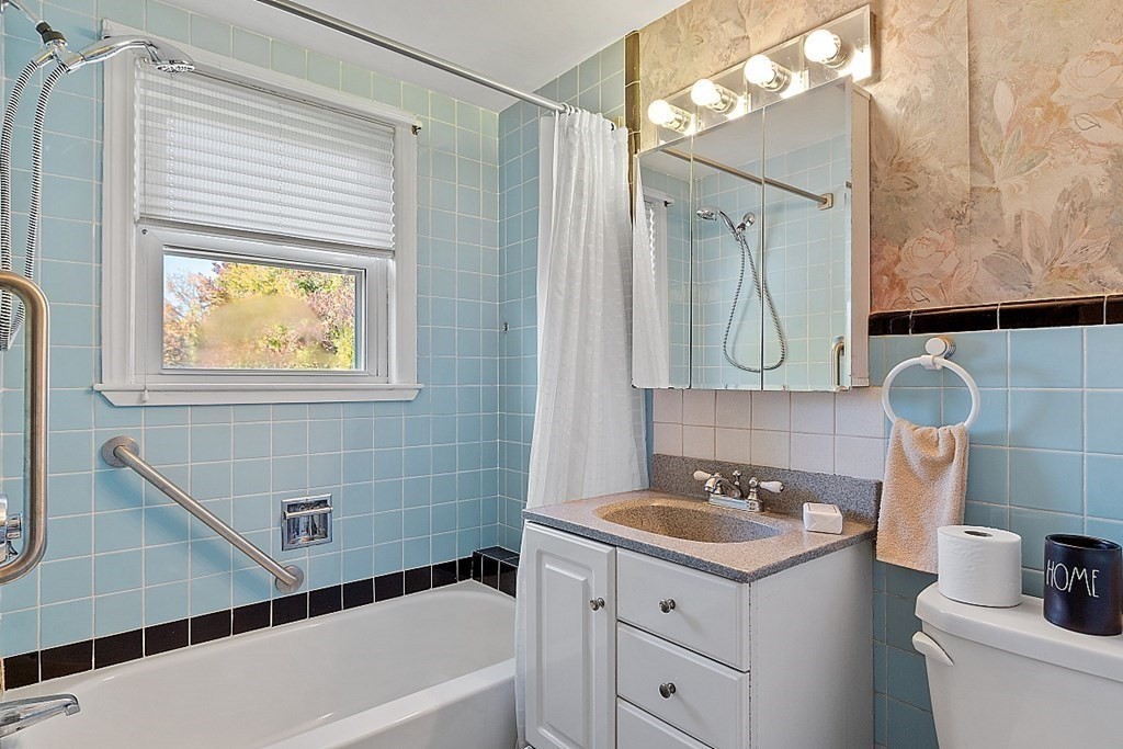 38 Ramgren Road Lunenburg, MA 01462 - Photo 18 of 35