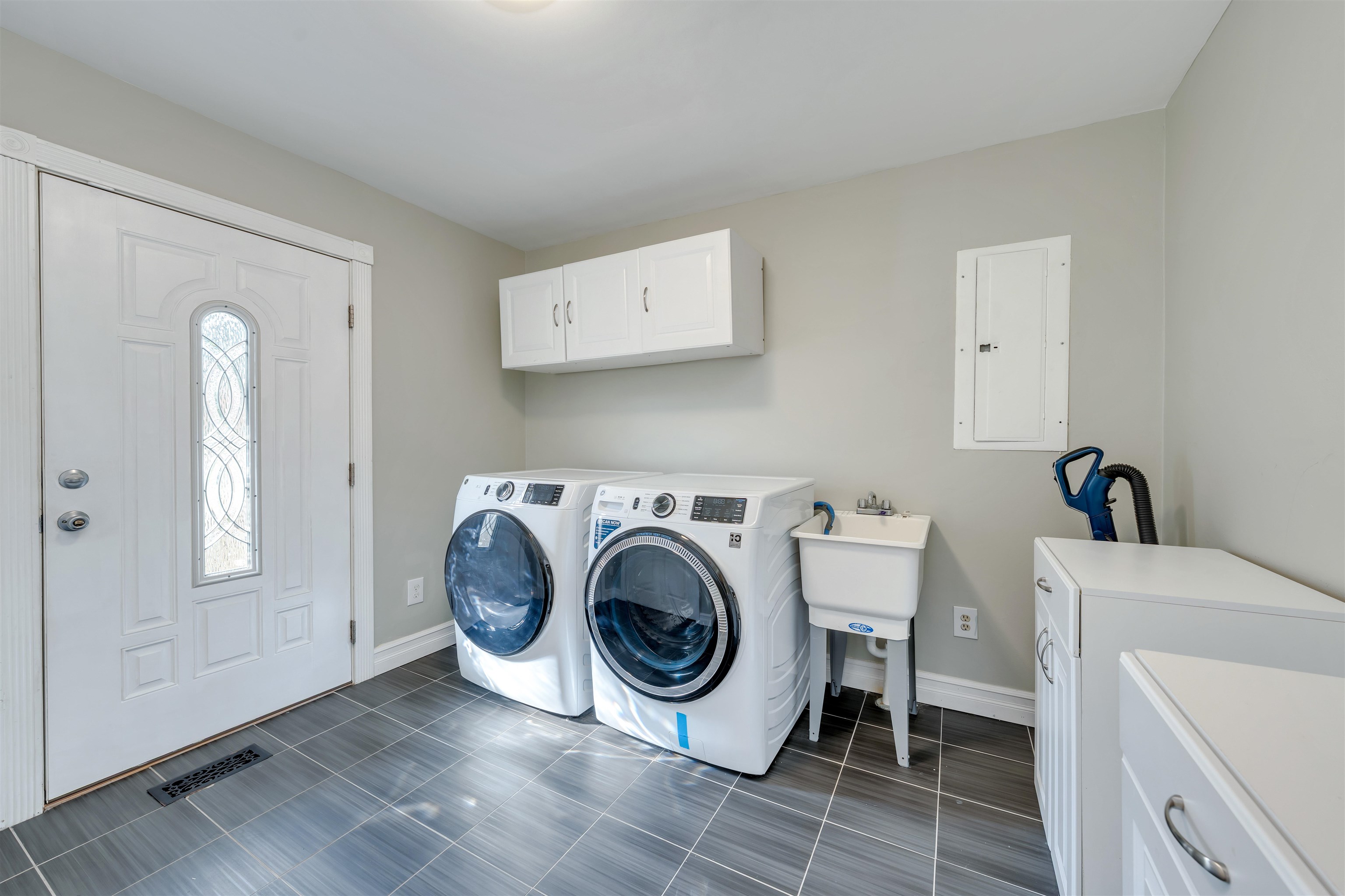 667 Dias Creek Road Cape May Court House, NJ 08210 - Photo 22 of 43 a utility room with dryer and washer