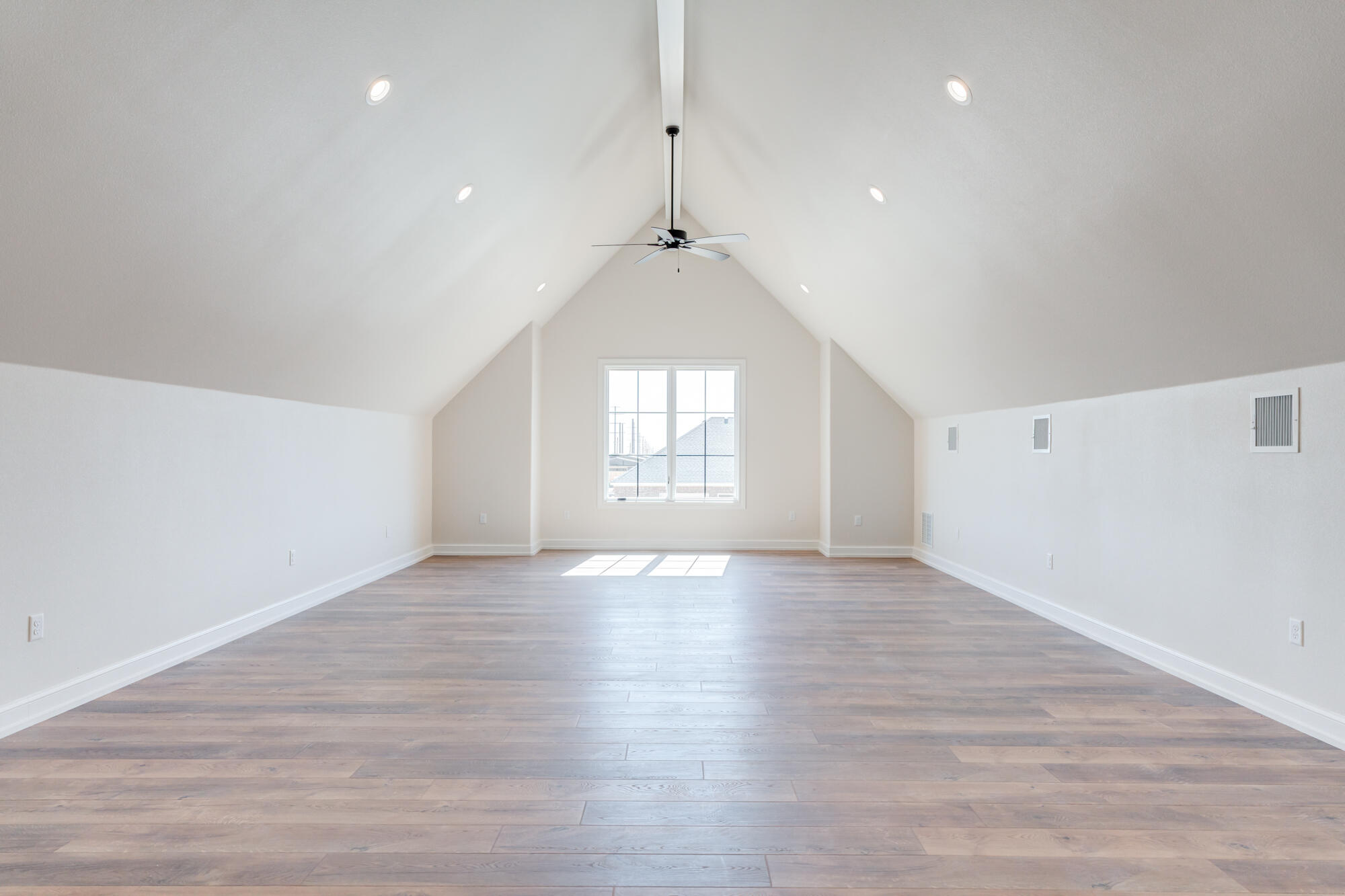 10414 Homestead Avenue Lubbock, TX 79424 - Photo 78 of 81 10414-Homestead-Ave_Lubbock-TX_70_Game-R