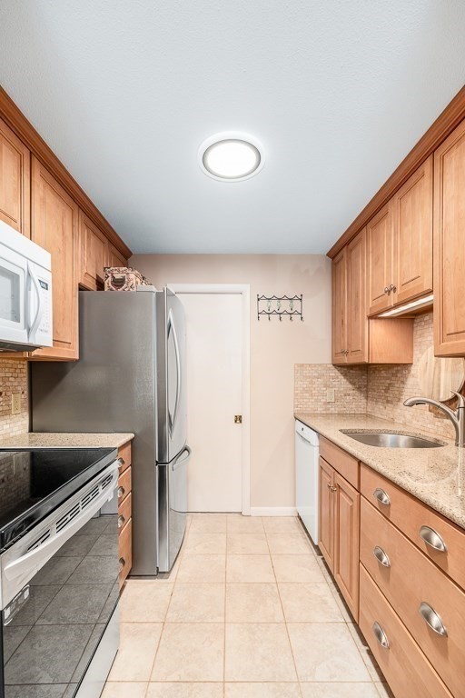 19 Atlantic Road, Unit 12T Gloucester, MA 01930 - Photo 6 of 25 Gallery Image 6