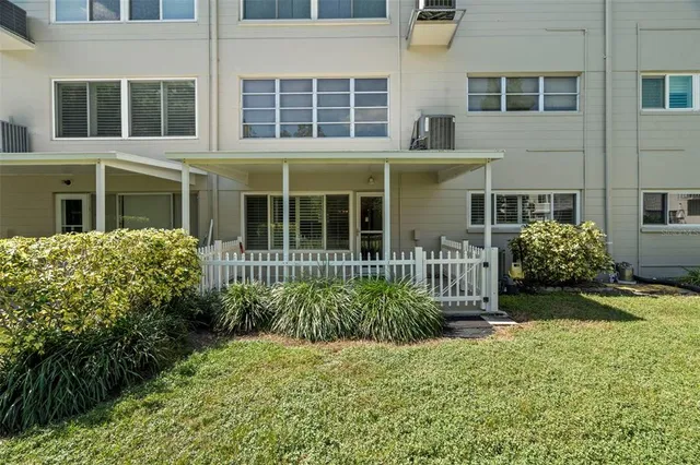 $240,000 | 2440 World Pkwy Boulevard, Unit 16, Clearwater, FL 33763