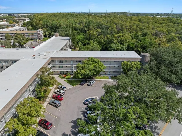 $240,000 | 2440 World Pkwy Boulevard, Unit 16, Clearwater, FL 33763