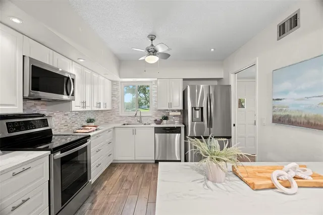 $240,000 | 2440 World Pkwy Boulevard, Unit 16, Clearwater, FL 33763