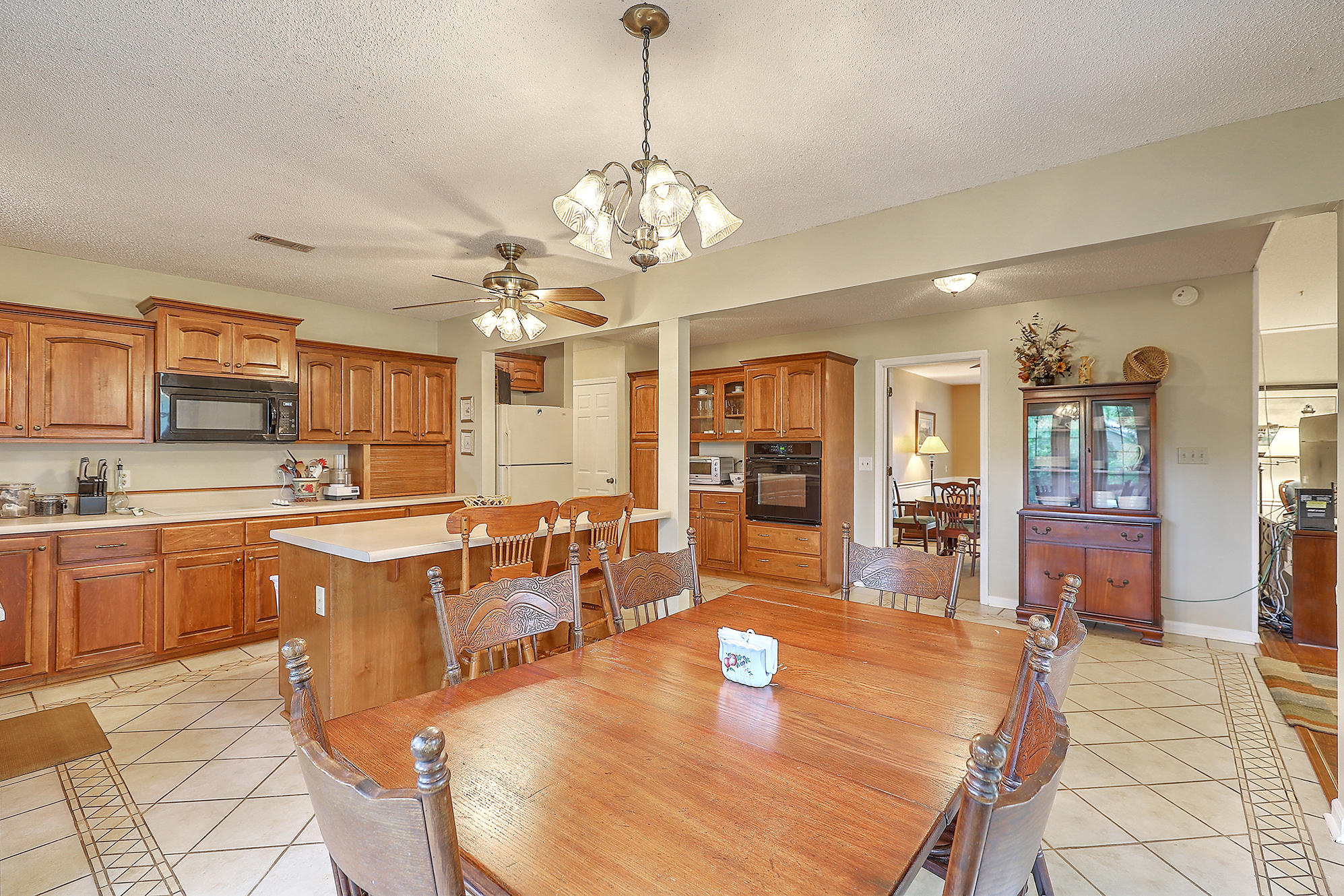 233 Brailsford Road Summerville, SC 29485 - Photo 15 of 42 IMG_0091_2_3_4_5_6_7