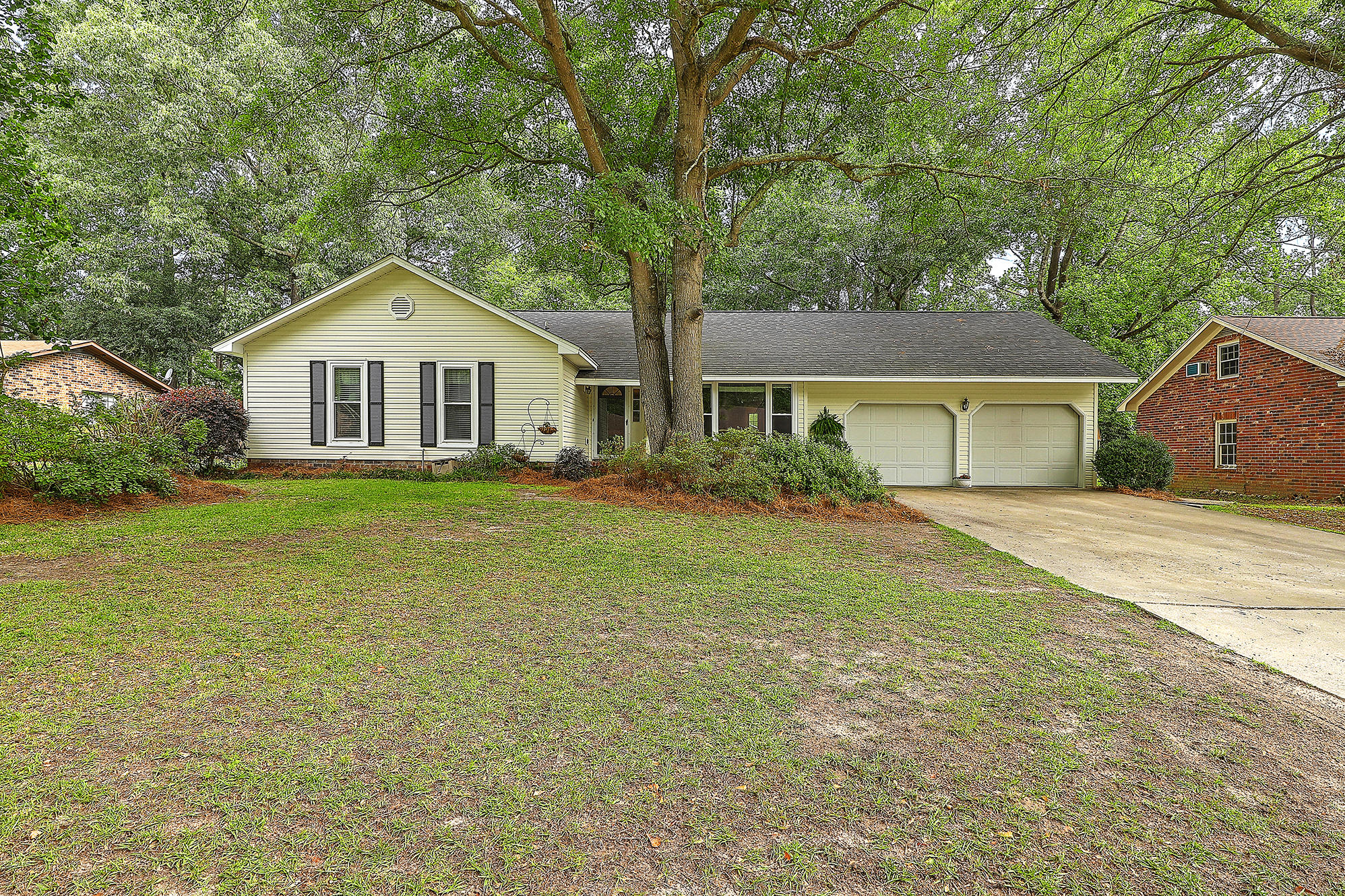 233 Brailsford Road Summerville, SC 29485 - Photo 3 of 42 IMG_9971_2_3_4_5_6_7