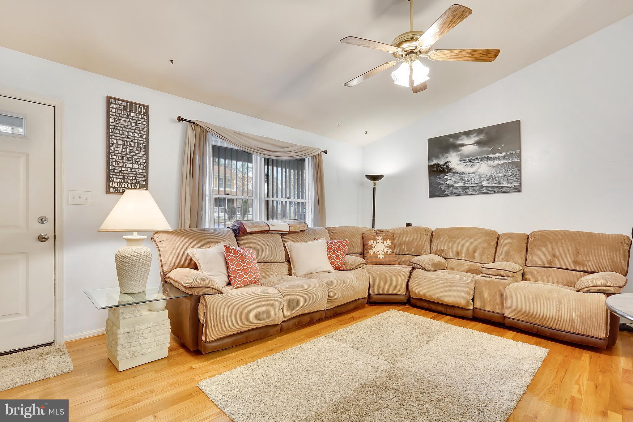 11361 Redlands Road Lusby, MD 20657 - Photo 4 of 30 Living Room