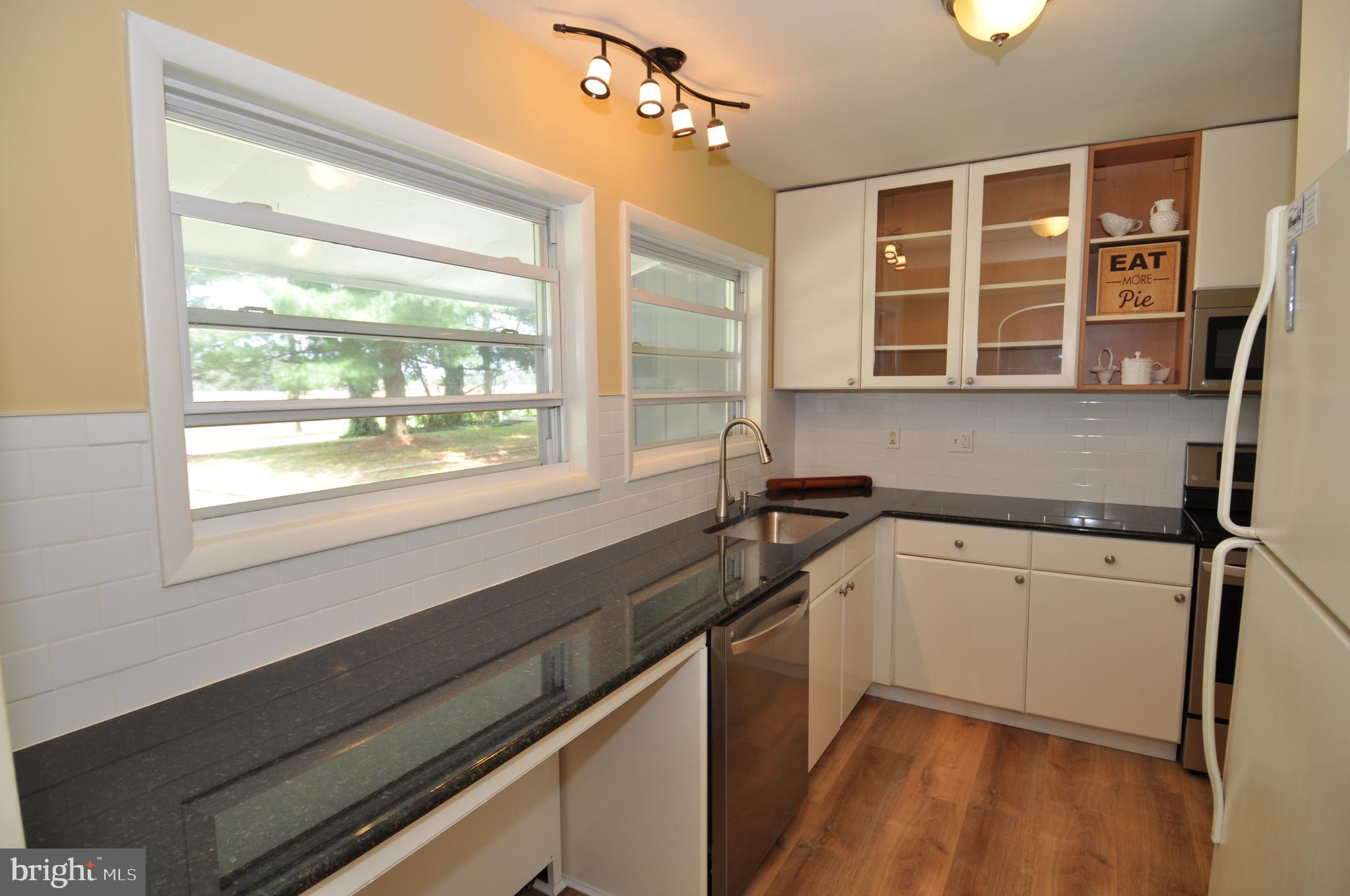 27216 Mt Pleasant Road Columbus, NJ 08022 - Photo 3 of 64