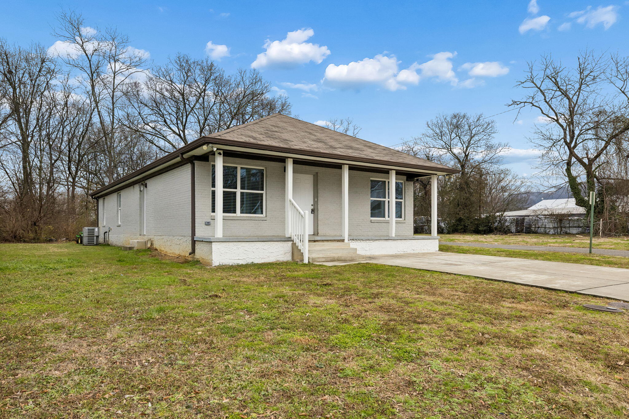 1795 Ocoee Street Chattanooga, TN 37406 - Photo 2 of 27 2-1795 Ocoee St - 002