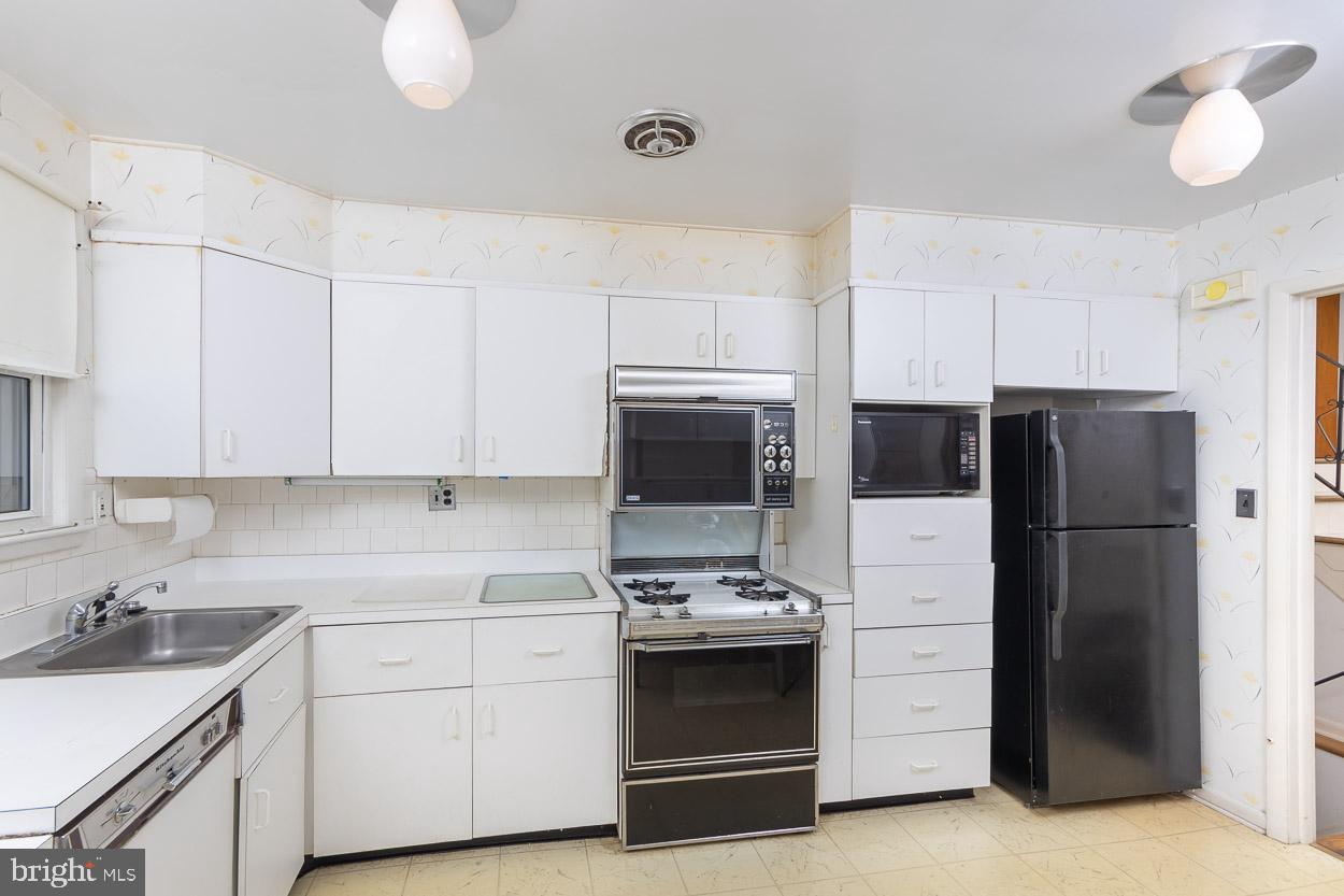 4504 Tapscott Road Baltimore, MD 21208 - Photo 13 of 39