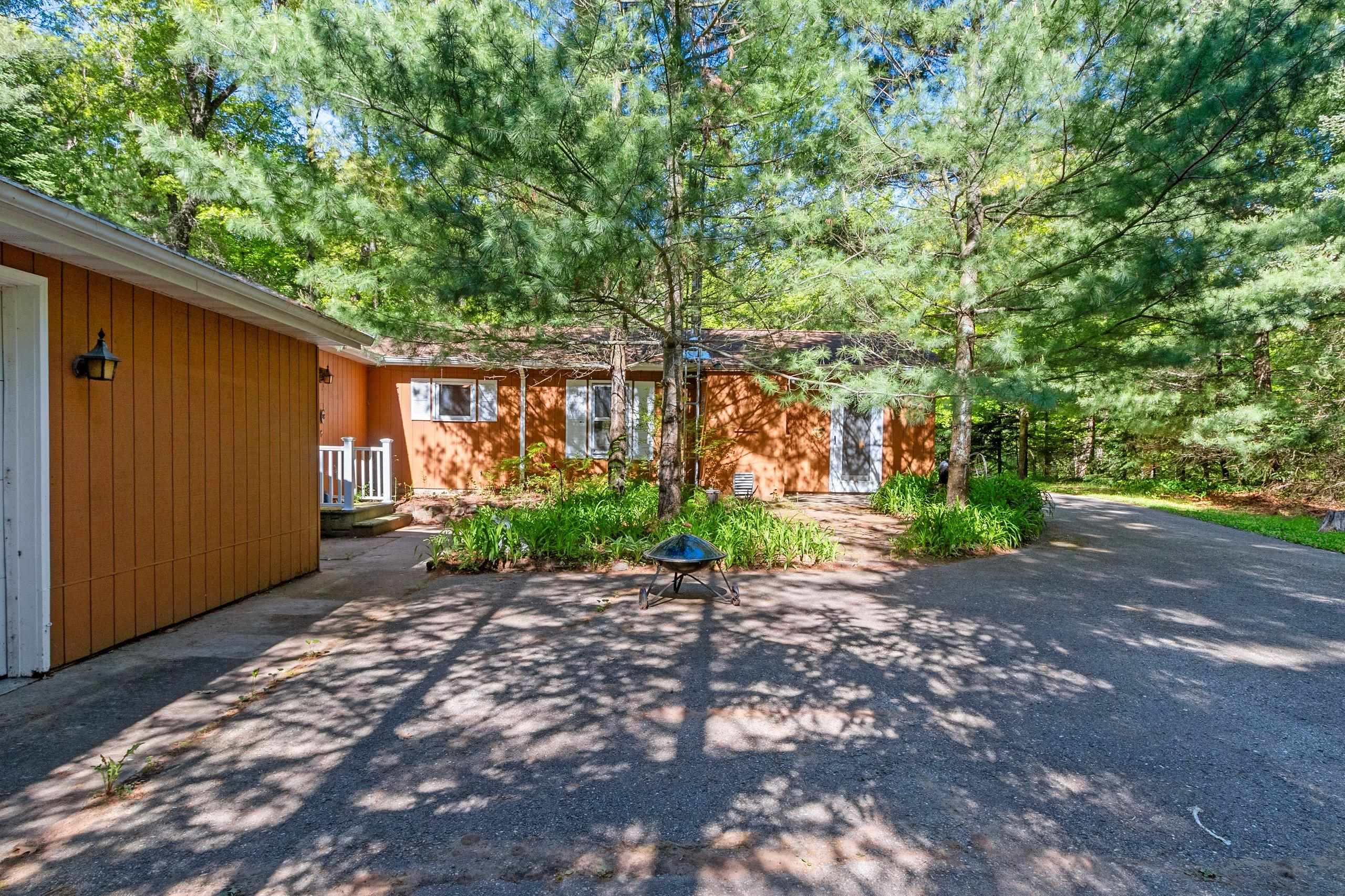 N6814 Springbrook Road Cecil, WI 54111 - Photo 5 of 40