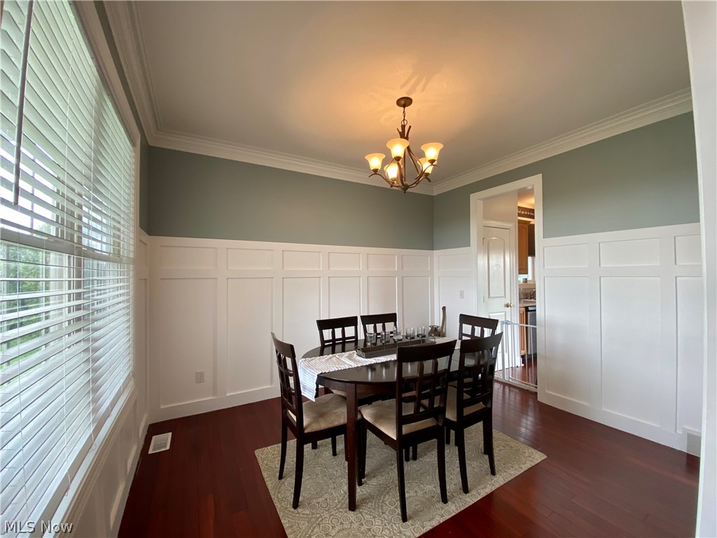 7790 Neff Road Medina, OH 44256 - Photo 2 of 29 Updated Dining Room - 9' Ceilings
