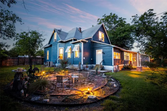 $445,000 | 409 West Clark Street, Bartlett, TX 76511