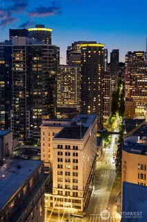 $1,299,950 | 121 Stewart Street, Unit 2501, Seattle, WA 98101