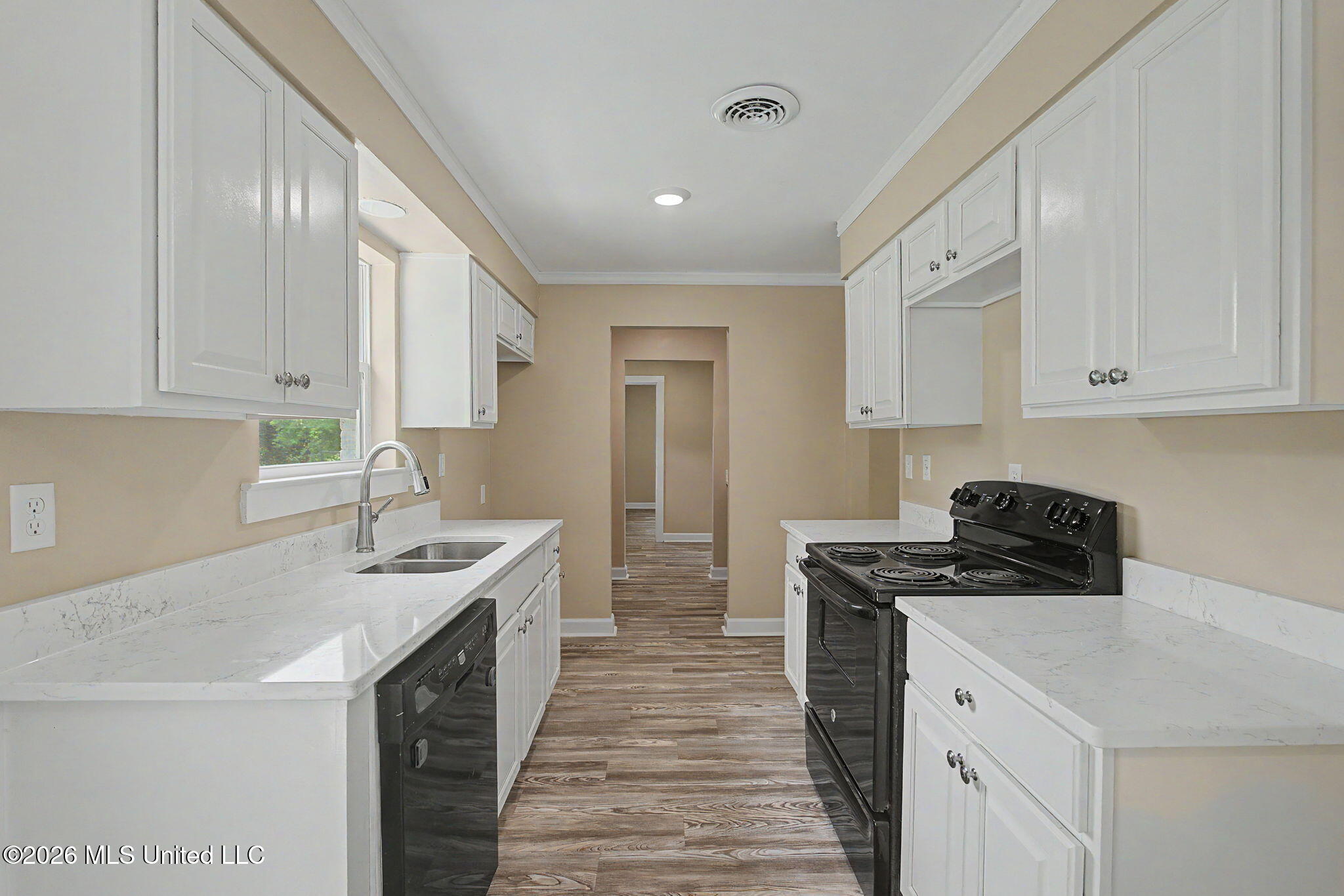 1945 Pryor Road Coldwater, MS 38618 - Photo 12 of 38 12-web-or-mls-1945 Pryor Rd-11
