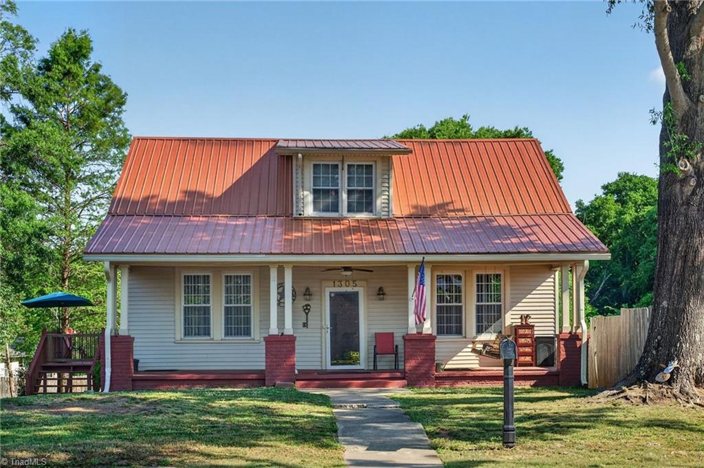 1305 East Meadow Road Eden, NC 27288 - Photo 2 of 29