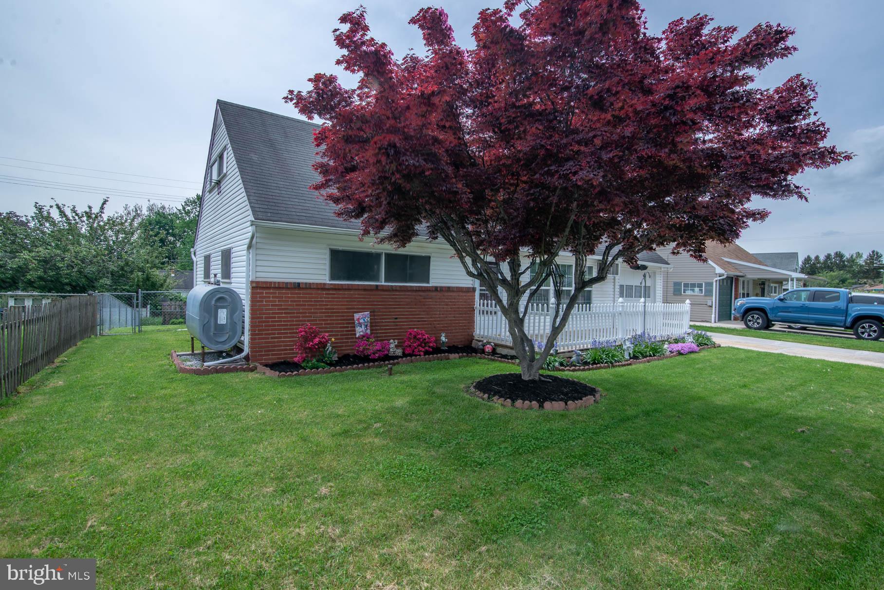 1236 Wogan Road York, PA 17404 - Photo 5 of 39