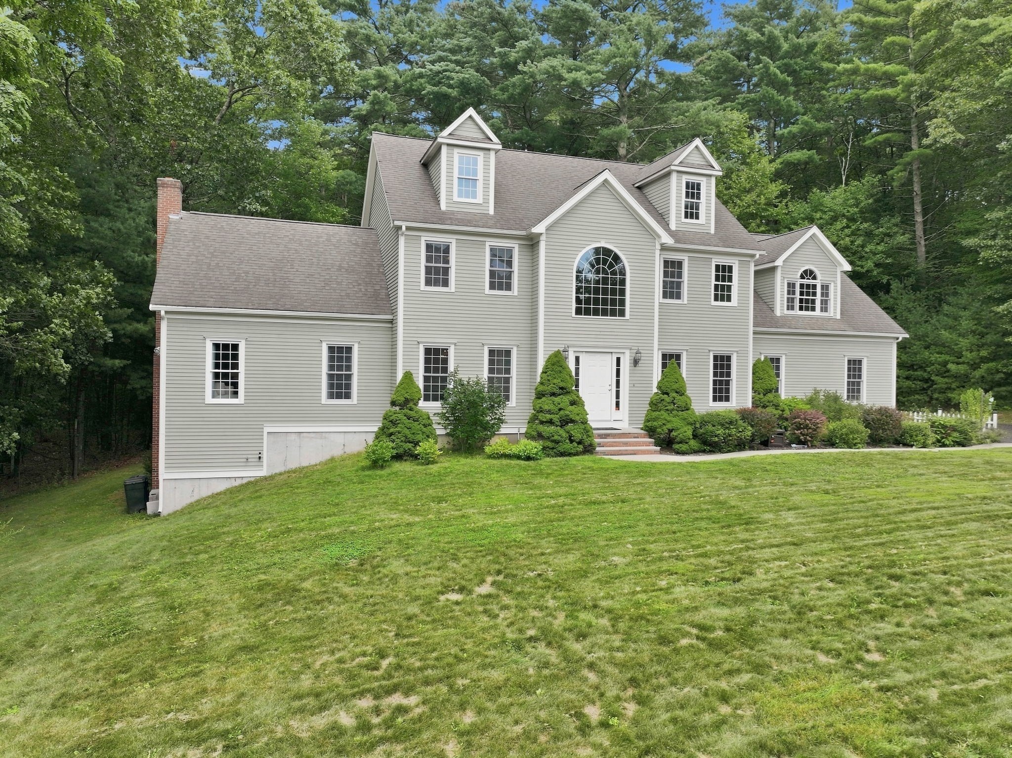 27 Juniper Road Upton, MA 01568 - Photo 2 of 42 Gallery Image 2