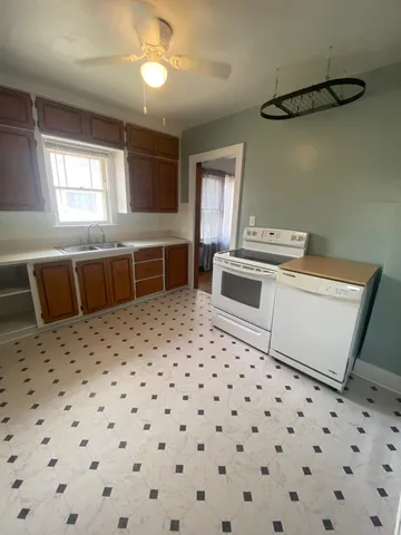 $79,995 | 828 West 5th Street, Newton, KS 67114