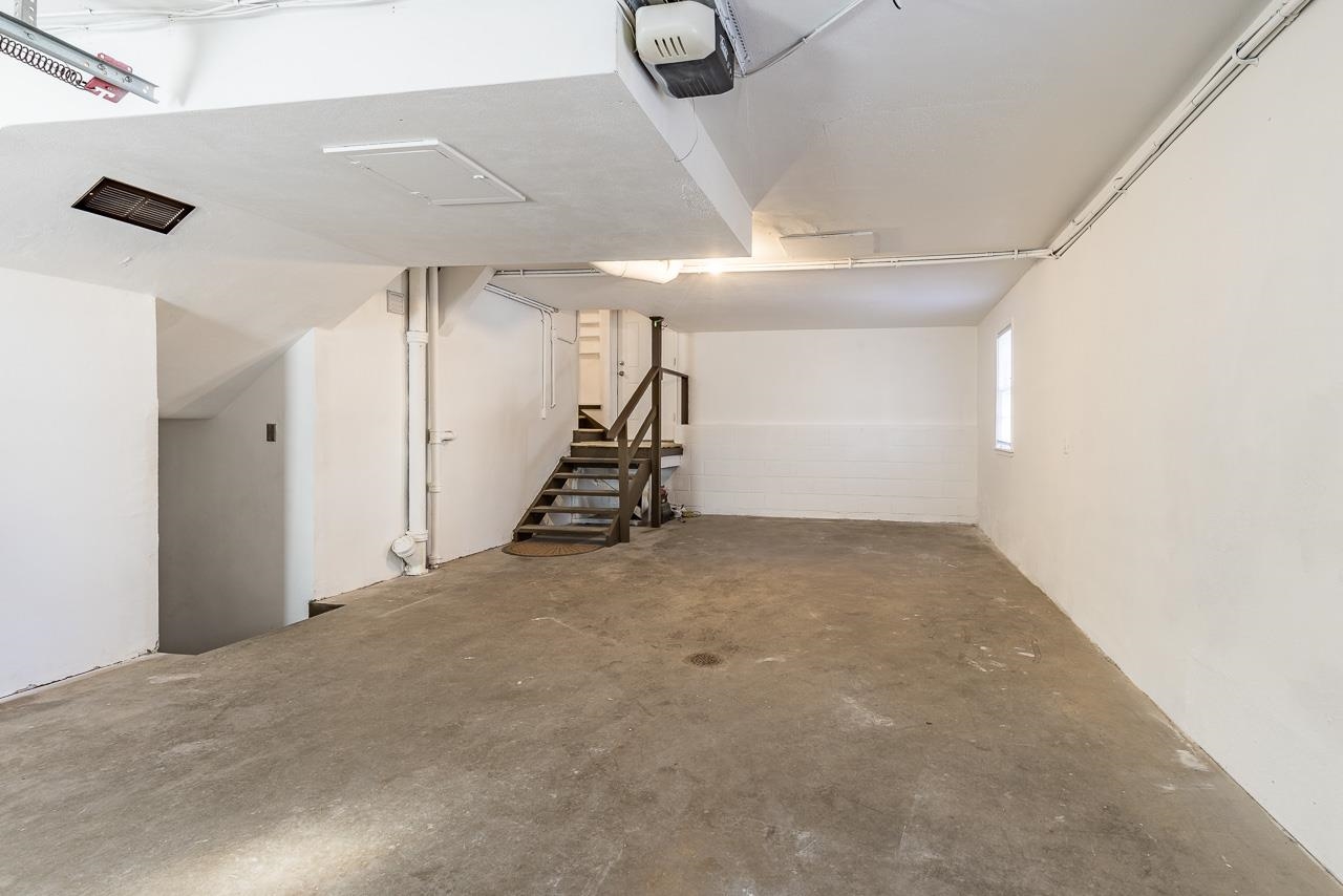 1554 Rural Street Rockford, IL 61107 - Photo 19 of 25 a view of a garage