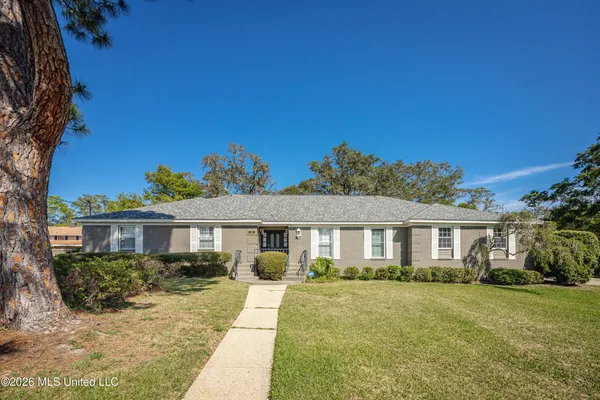 $399,900 | 424 Alicia Drive, Biloxi, MS 39531