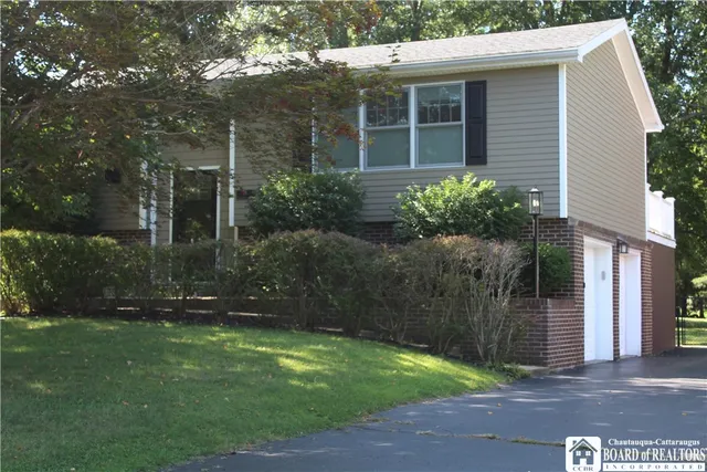 $329,900 | 24 University Park, Pomfret, NY 14063