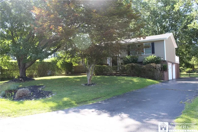 $329,900 | 24 University Park, Pomfret, NY 14063