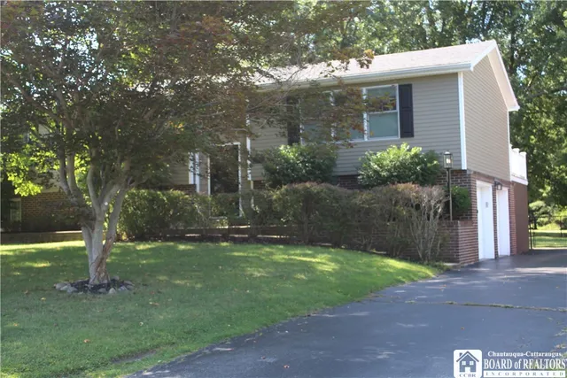 $329,900 | 24 University Park, Pomfret, NY 14063