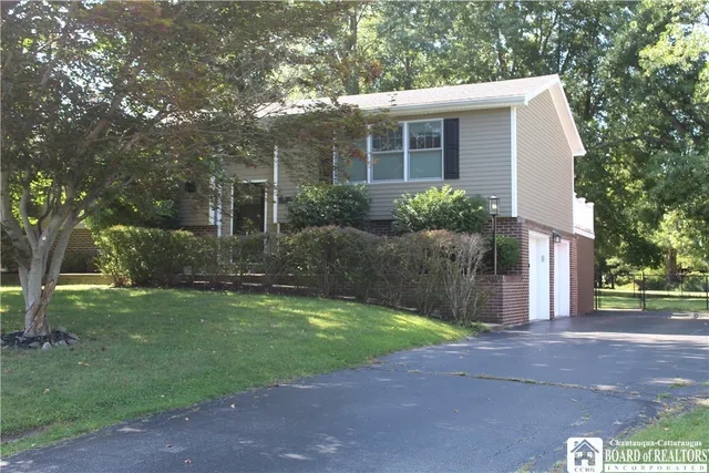 $329,900 | 24 University Park, Pomfret, NY 14063