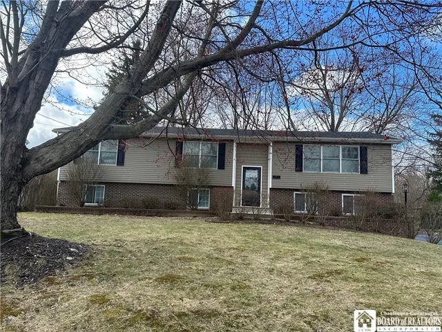 $329,900 | 24 University Park, Pomfret, NY 14063