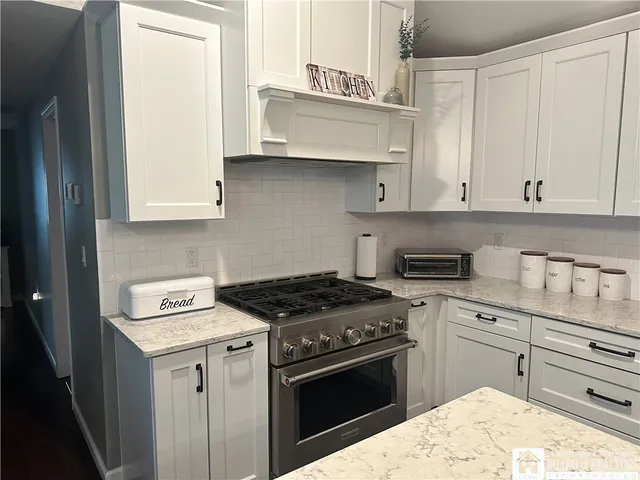 $329,900 | 24 University Park, Pomfret, NY 14063